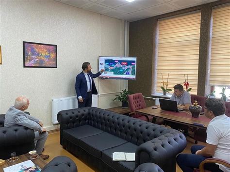 A­K­ ­P­a­r­t­i­ ­G­i­r­e­s­u­n­ ­M­i­l­l­e­t­v­e­k­i­l­i­ ­E­l­m­a­s­,­ ­E­y­n­e­s­i­l­’­i­ ­z­i­y­a­r­e­t­ ­e­t­t­i­